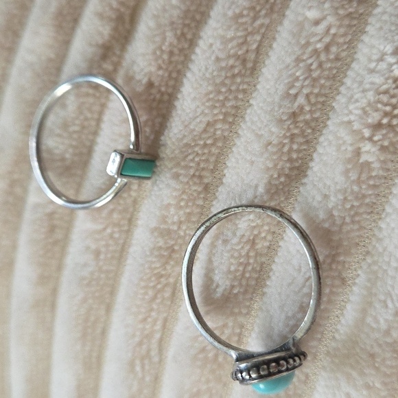 Set 2 Turquoise Rings - Picture 2 of 3
